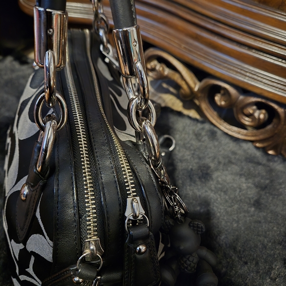 Coach Kristen Double Zip Signature Satchel - Picture 5 of 12